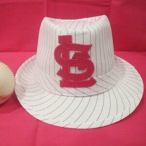 STL / White-  pink fedora